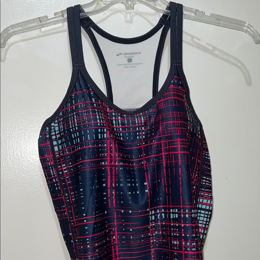 Brooks Red and Blue Fitted Graphic Tank Top with Zippered Pocket Never Worn - XL